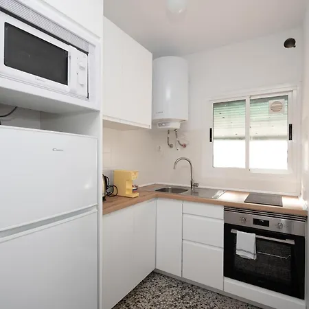 Traditional 2 Double Bed In Quiet Square *