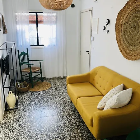 Traditional 2 Double Bed In Quiet Square